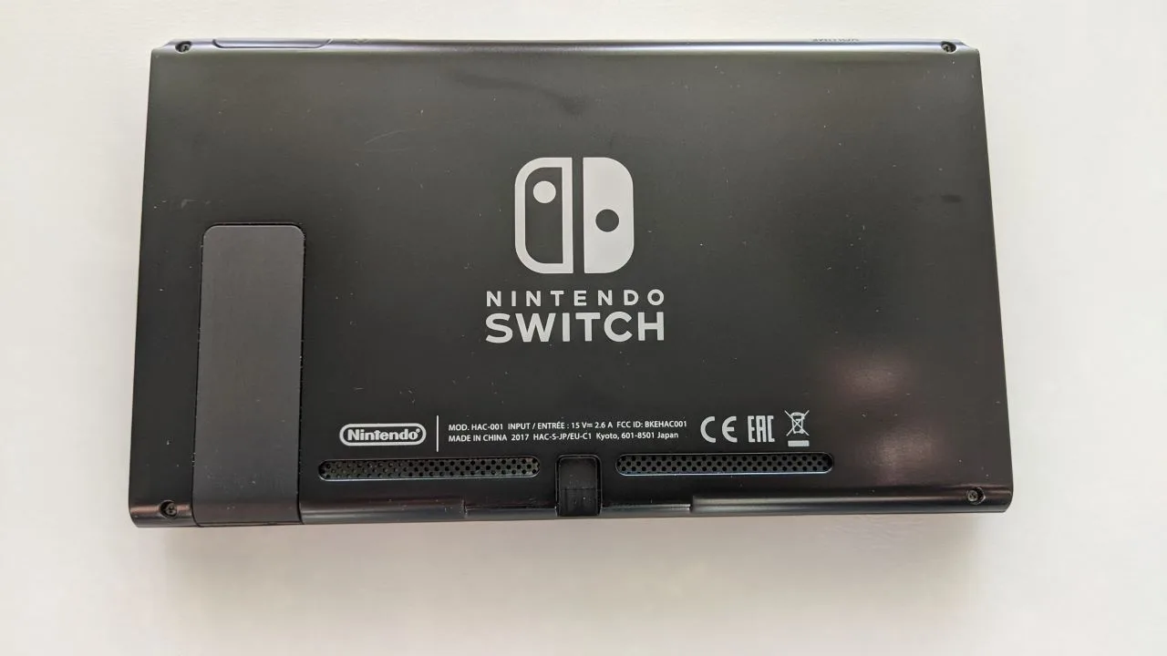 Data produkcji na pleckach Nintendo Switch