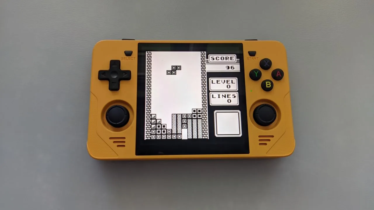 Game Boy na RGB30 - istny cud